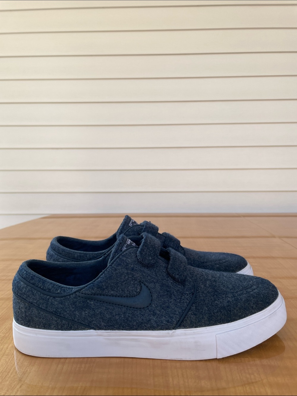 Nike Men’s Stefan Janoski SB Dark Gray Low-Top Velcro Sneakers Size 9 Skateboard